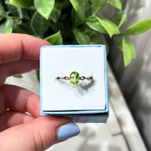 Load image into Gallery viewer, 925 Sterling Silver Peridot Ring
