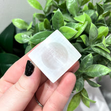 Load image into Gallery viewer, Square Selenite Sphere Stand
